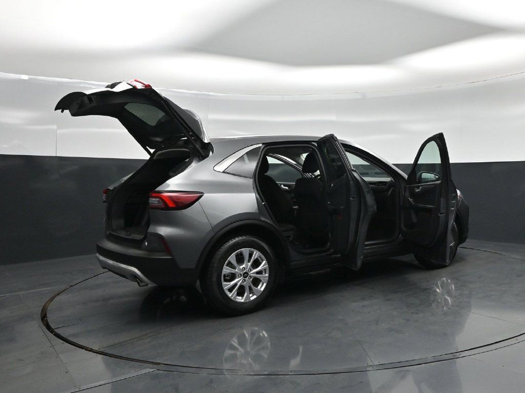 Certified 2023 Ford Escape Active w/ Tech Pack #2 FWD image 6