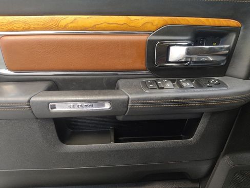 Used 2017 RAM 1500 Laramie Longhorn image 27