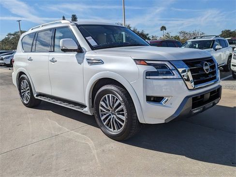 Used 2024 Nissan Armada SL w/ Captain's Chairs Package image 2