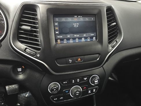 Used 2020 Jeep Cherokee Latitude Plus w/ Cold Weather Group image 24