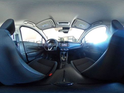 Used 2025 Nissan Versa SV FWD image 40