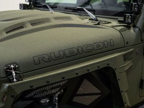 Used 2024 Jeep Wrangler Unlimited Rubicon w/ Technology Group AWD/4WD image 30