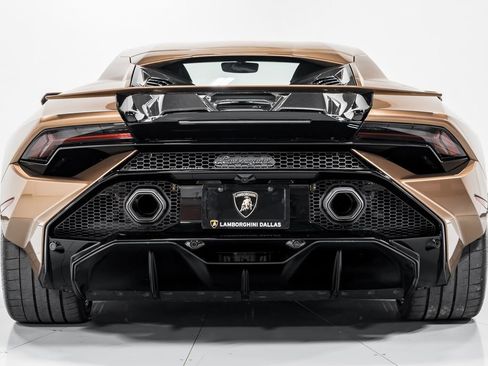 Used 2024 Lamborghini Huracan Tecnica RWD image 4