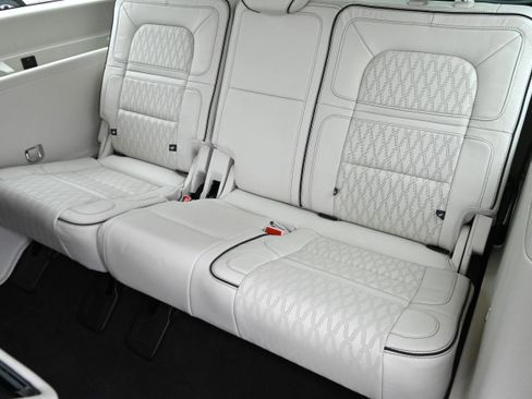 Used 2023 Lincoln Navigator Black Label image 11