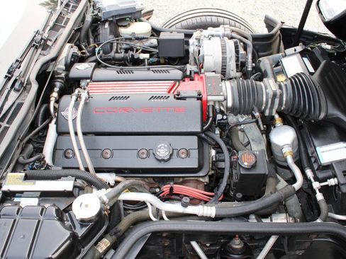 Used 1996 Chevrolet Corvette Convertible RWD image 22