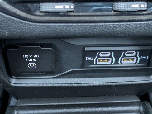 Used 2021 Jeep Grand Cherokee L Overland w/ Luxury Tech Group IV AWD/4WD image 16