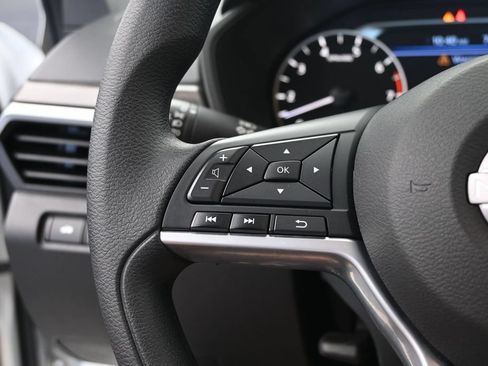 Used 2025 Nissan Altima 2.5 SV FWD image 28