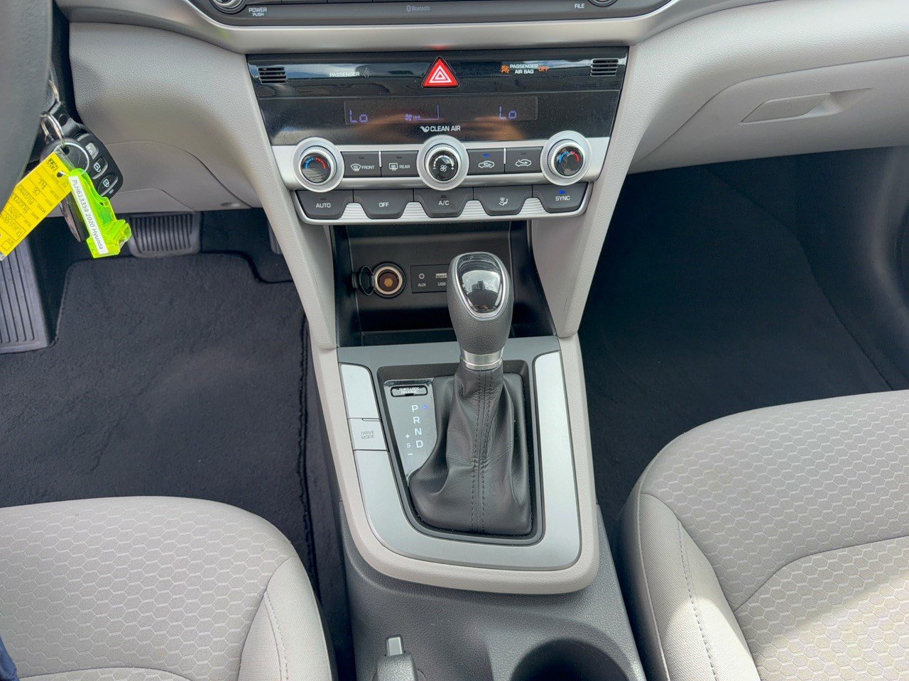 Used 2020 Hyundai Elantra SE FWD image 21
