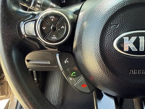 Used 2015 Kia Soul FWD image 10