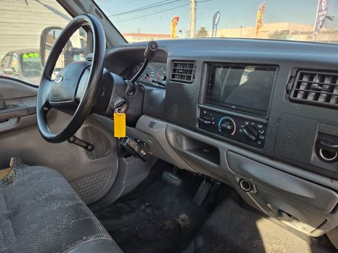 Used 2003 Ford F250 XL image 15