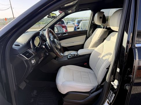 Used 2017 Mercedes-Benz GLS 450 4MATIC image 11