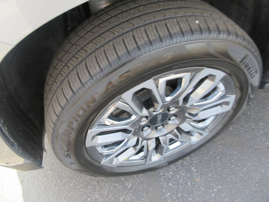 Certified 2023 GMC Yukon Denali Ultimate AWD/4WD image 14
