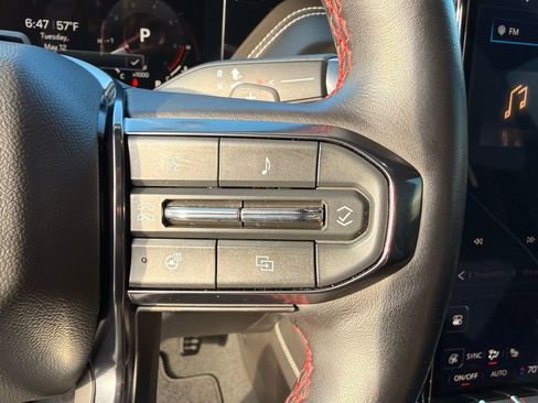 Used 2025 GMC Yukon XL AT4 Ultimate AWD/4WD image 21