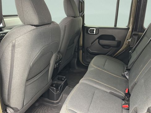Used 2025 Jeep Wrangler Unlimited Sport AWD/4WD image 12