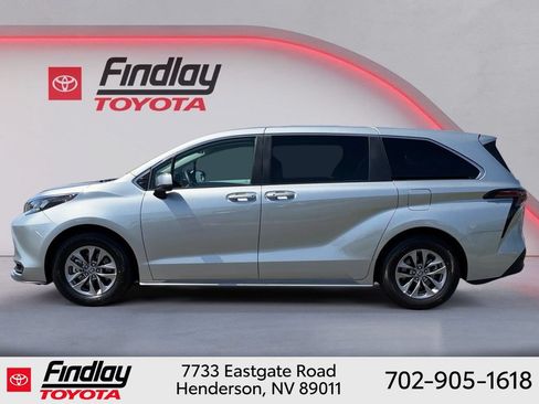 Certified 2025 Toyota Sienna LE FWD image 10