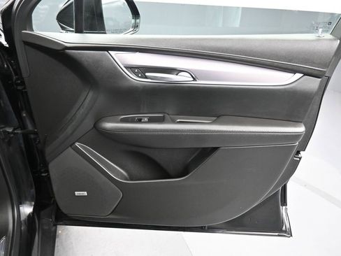 Used 2018 Cadillac XT5 Luxury image 39