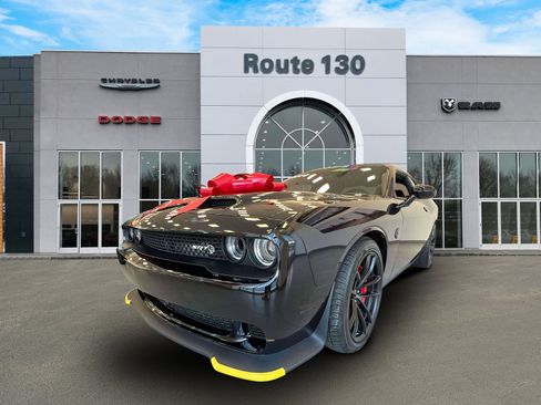Used 2023 Dodge Challenger SRT Hellcat image 2