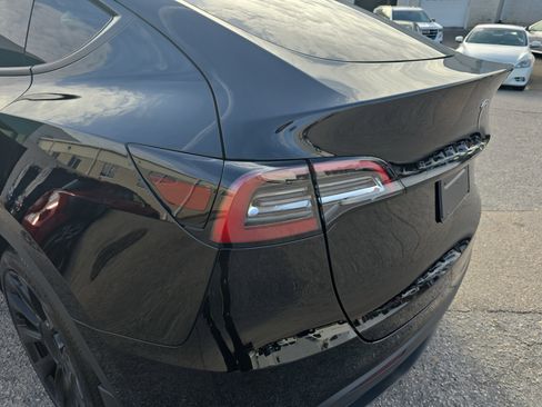 Used 2023 Tesla Model Y Long Range image 35