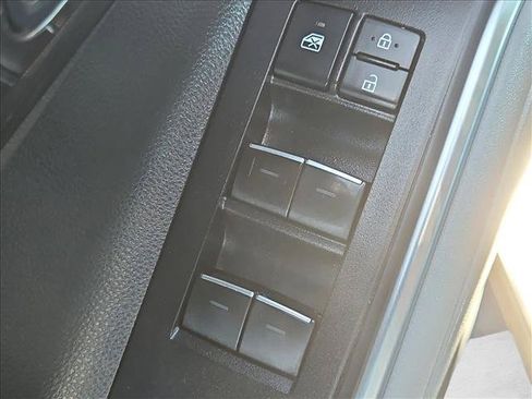 Used 2020 Toyota Highlander Limited AWD/4WD image 12