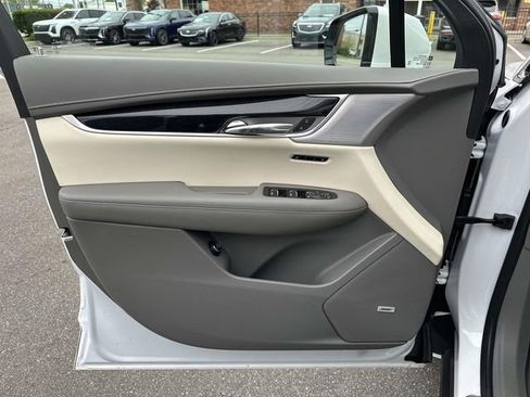 Certified 2024 Cadillac XT6 Premium Luxury w/ Technology Package AWD/4WD image 18