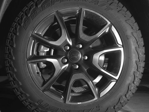 Used 2025 Jeep Compass Trailhawk AWD/4WD image 12