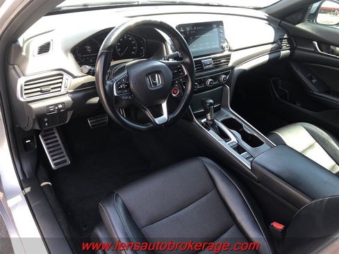 Used 2018 Honda Accord Sport image 10