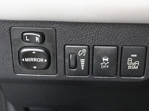 Used 2015 Toyota RAV4 Limited w/ Technology Package AWD/4WD image 16