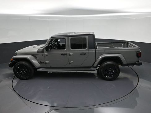 Used 2022 Jeep Gladiator Sport AWD/4WD image 24
