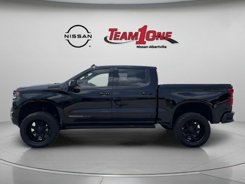 Used 2025 Chevrolet Silverado 1500 High Country w/ Midnight Edition AWD/4WD image 5
