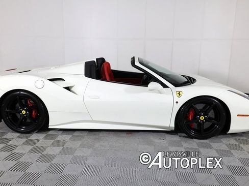 Used 2017 Ferrari 488 Spider image 4