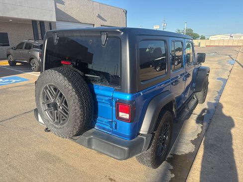 Used 2024 Jeep Wrangler Sport S image 7