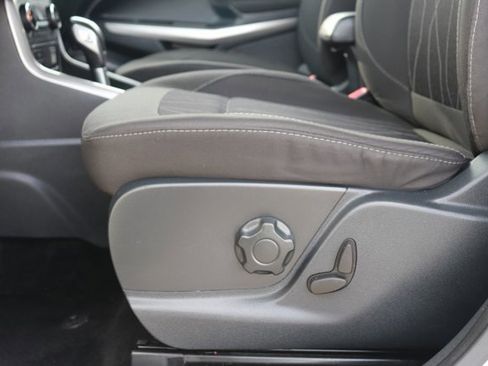 Used 2019 Ford EcoSport SE w/ SE Convenience Package image 11