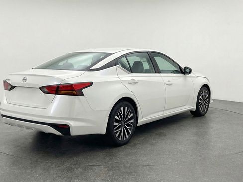 Used 2025 Nissan Altima 2.5 SV image 7