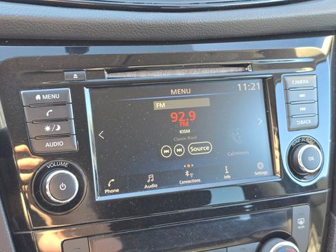 Used 2019 Nissan Rogue S image 26