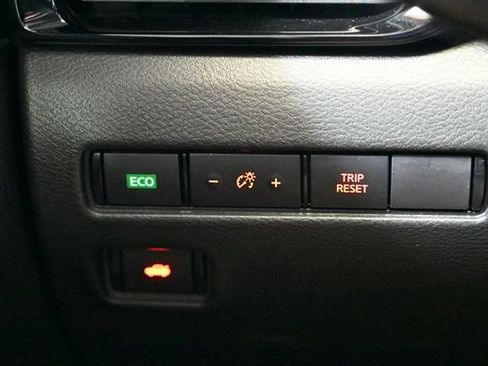 Used 2024 Nissan Sentra SV FWD image 37