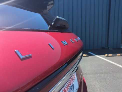 Used 2025 Lincoln Corsair AWD w/ Equipment Group 101A image 6