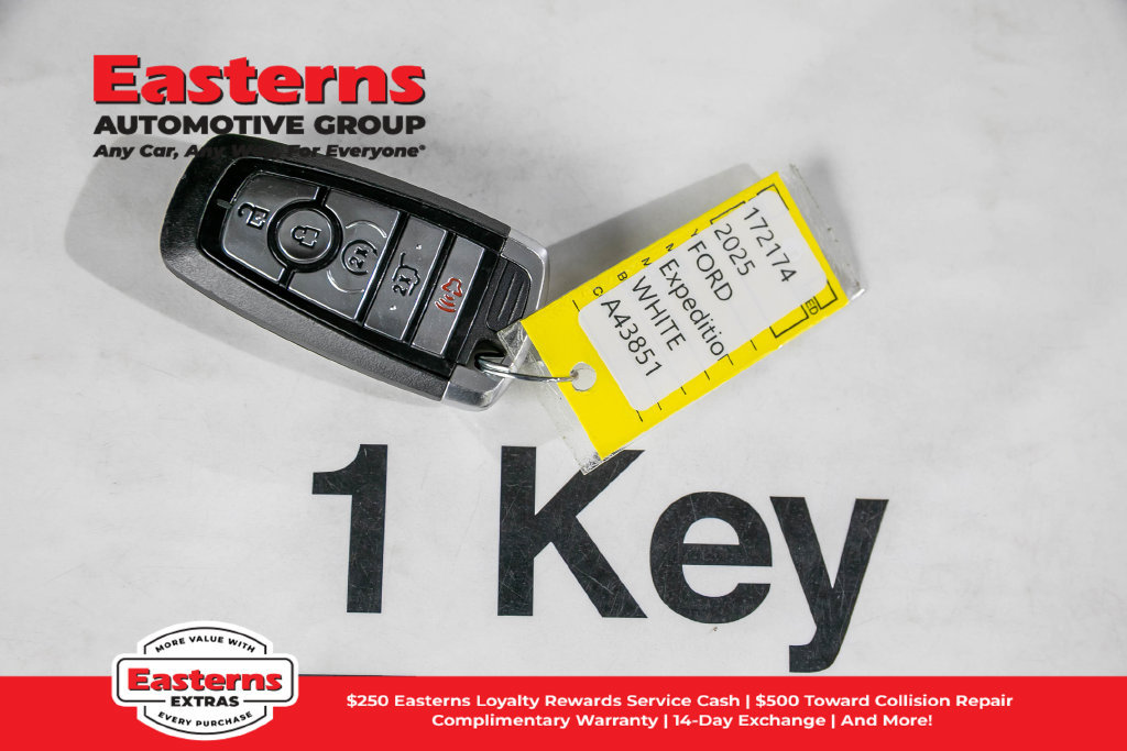 Used 2025 Ford Expedition Active AWD/4WD image 26