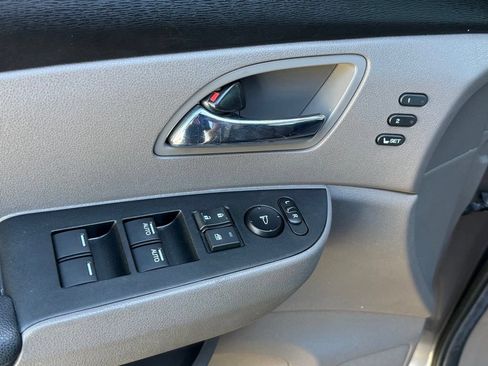 Used 2014 Honda Odyssey Touring Elite image 16