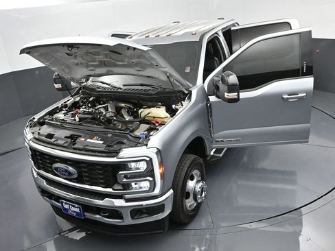 Used 2024 Ford F350 Lariat image 45