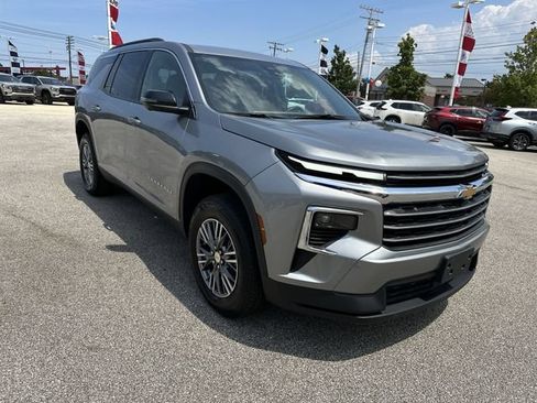 Certified 2024 Chevrolet Traverse LT AWD/4WD image 11