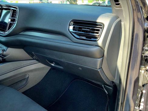 Used 2024 Dodge Durango SXT w/ 3rd Row Seating Group image 34