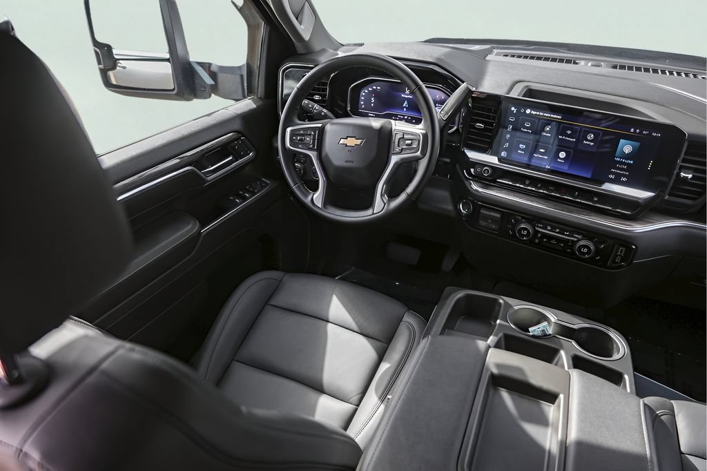Used 2025 Chevrolet Silverado 2500 LTZ AWD/4WD image 28