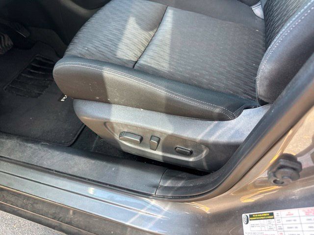 Used 2019 Nissan Rogue SV FWD image 9