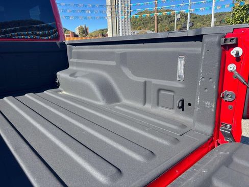 Used 2021 Jeep Gladiator Overland w/ Popular Equipment Package image 51