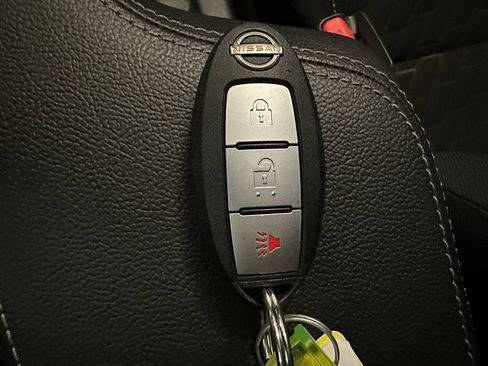 Used 2022 Nissan Kicks S FWD image 17