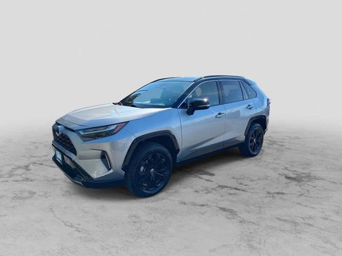 Used 2023 Toyota RAV4 XSE AWD/4WD image 4