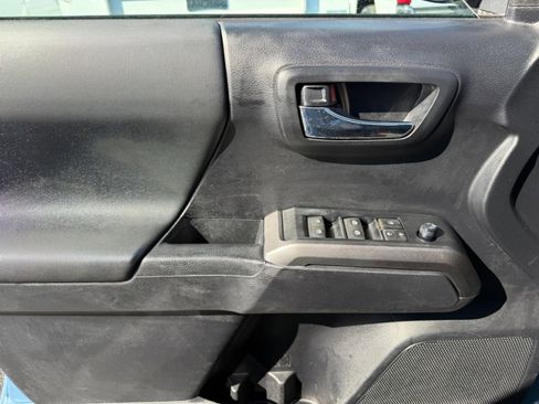 Used 2019 Toyota Tacoma SR5 image 33