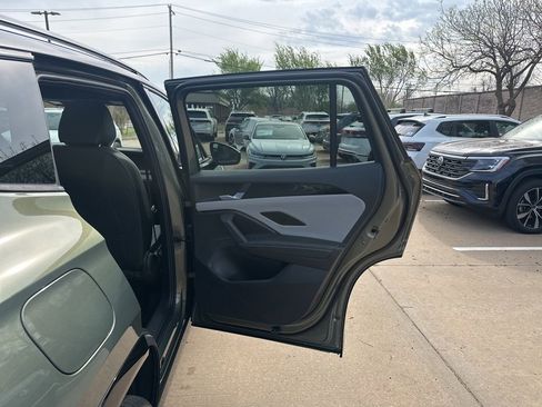 New 2026 Volkswagen Tiguan SE R-Line AWD/4WD image 19