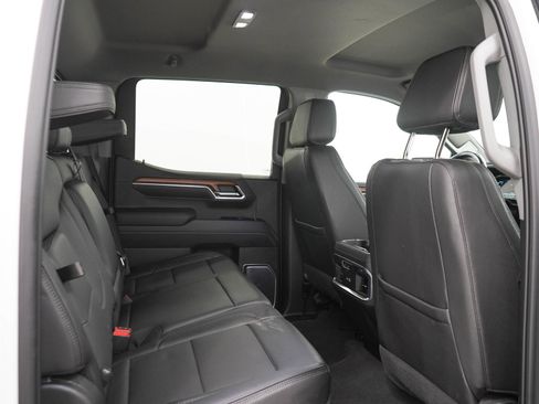 Used 2023 GMC Sierra 1500 Denali w/ Technology Package AWD/4WD image 14