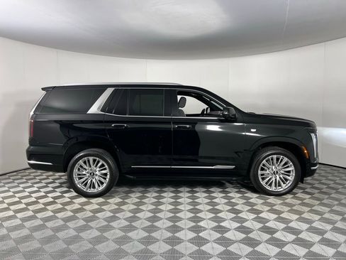 Used 2025 Cadillac Escalade Premium Luxury image 5